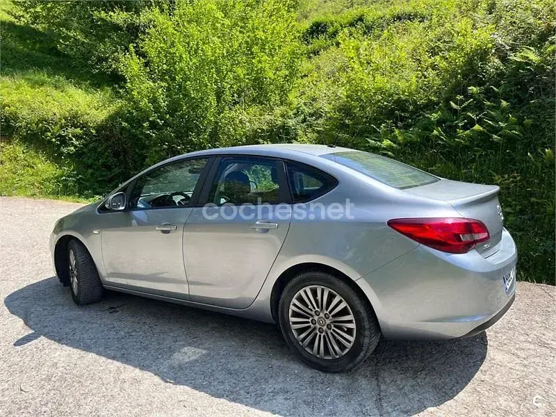 Brugt Opel Astra Selective 110 HK (80 kW) 2013 Grå Sedan