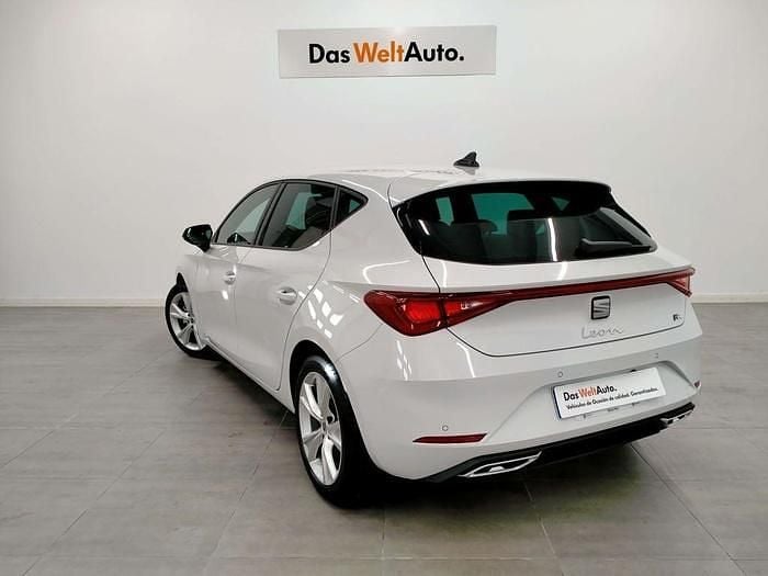 Blanco Usado 2024 Seat Leon FR Berlina | 25.590 € (Precio justo) - Imagen 1/4