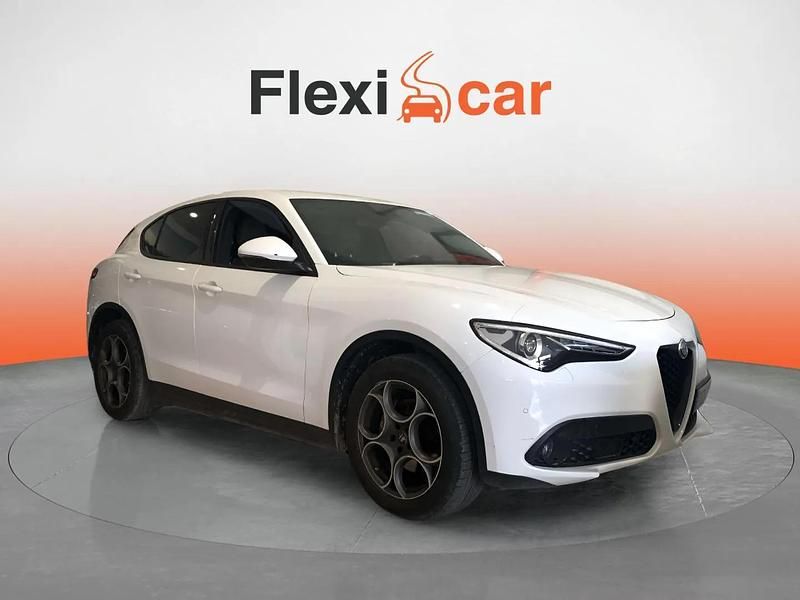 Usado Alfa Romeo Stelvio Sprint 190 CV (139 kW) 2022 Blanco SUV