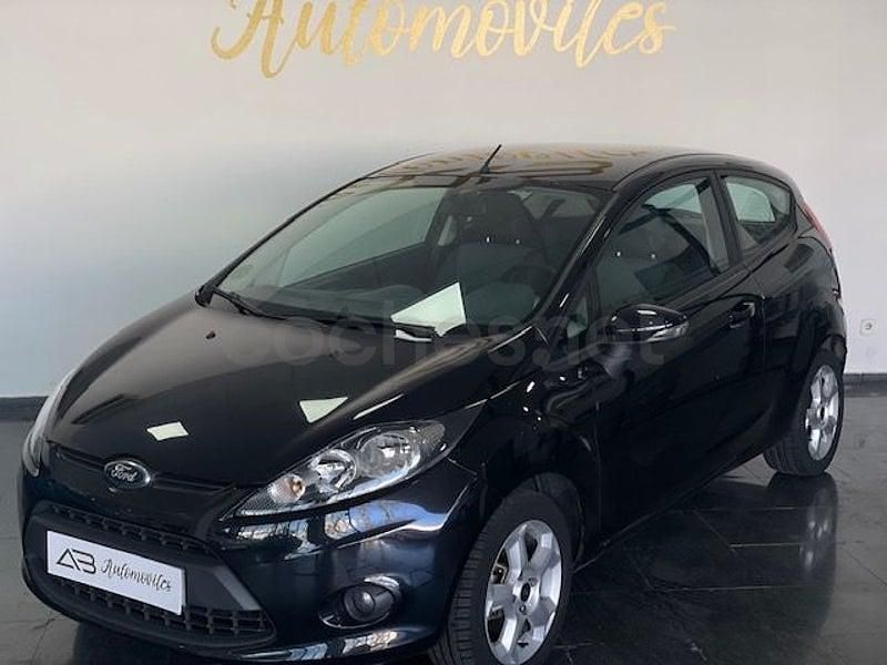Usado Ford Fiesta Trend 82 CV (60 kW) 2010 Negro Utilitario
