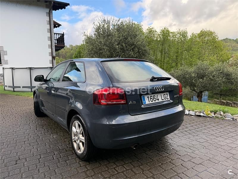 Usado Audi A3 Ambiente 140 CV (102 kW) 2010 Azul Utilitario