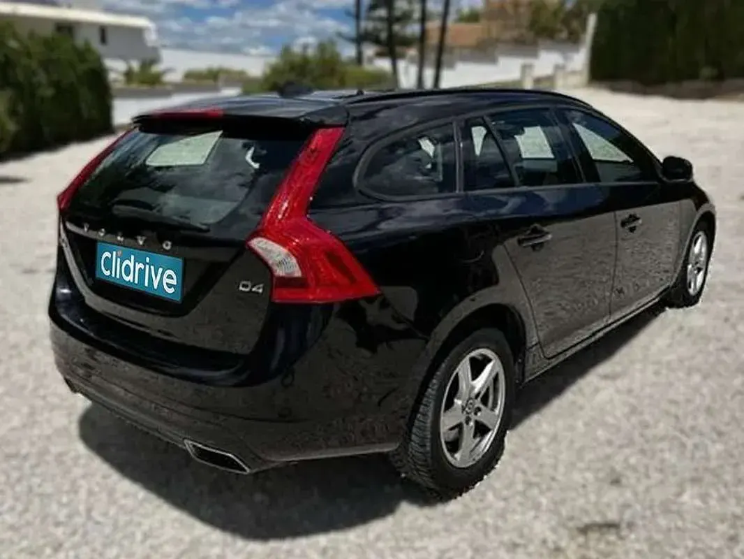 Usado Volvo V60 Inscription 190 CV (139 kW) 2016 Negro Familiar