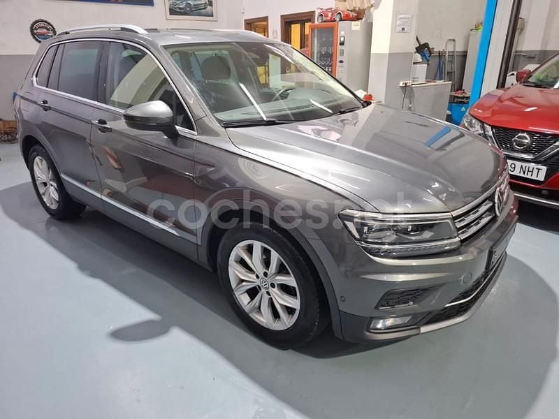 Gris / plata Usado 2019 VW Tiguan Advance SUV | 23.900 € (Buen precio) - Imagen 1/4
