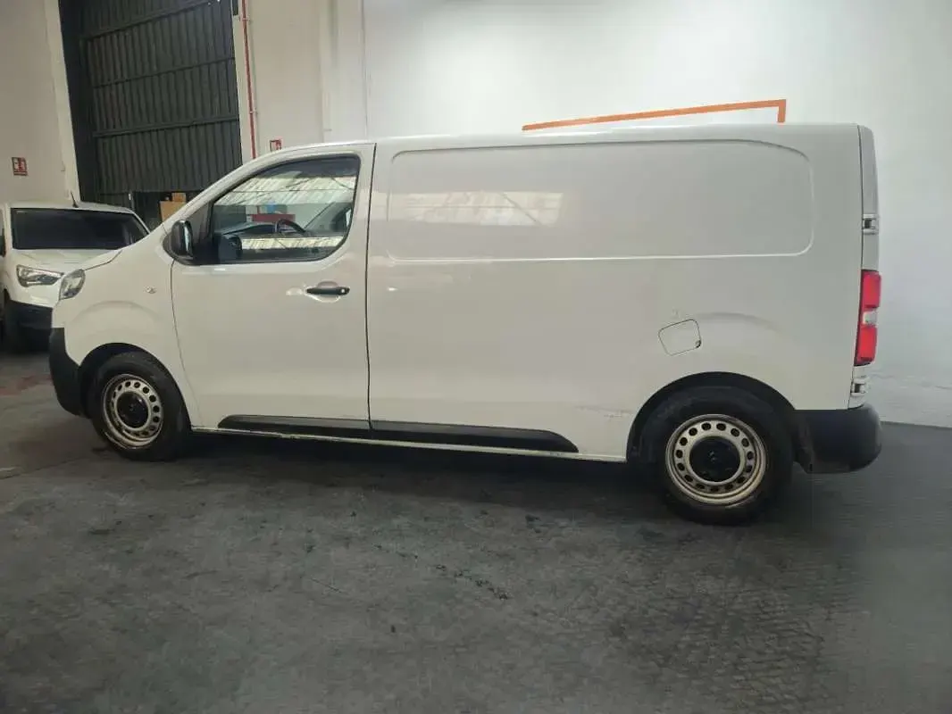 Usado Citroën Jumpy 102 CV (75 kW) 2024 Blanco Monovolumen