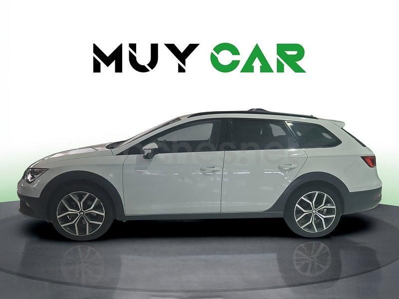 Usado Seat Leon 125 CV (91 kW) 2018 Blanco Familiar