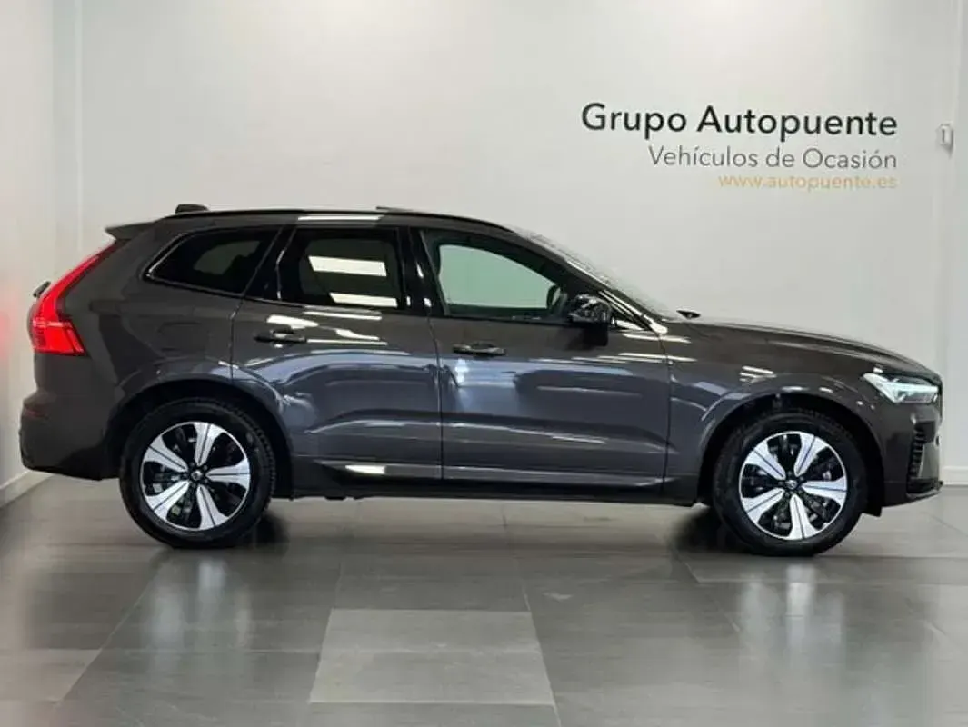 Usado Volvo XC60 Plus 351 CV (258 kW) 2024 Gris SUV