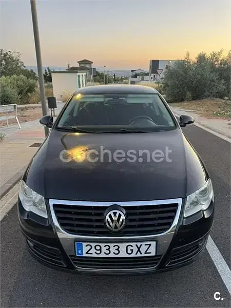 Usado VW Passat Advance 140 CV (102 kW) 2010 Negro Berlina