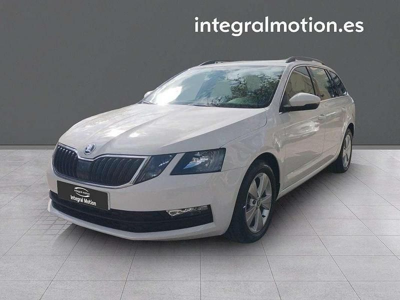 Blanco Usado 2020 Skoda Octavia Ambition Familiar | 14.900 € (Precio justo) - Imagen 1/4