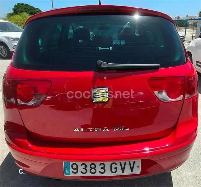 Usado Seat Altea XL Sport 160 CV (117 kW) 2010 Rojo Monovolumen