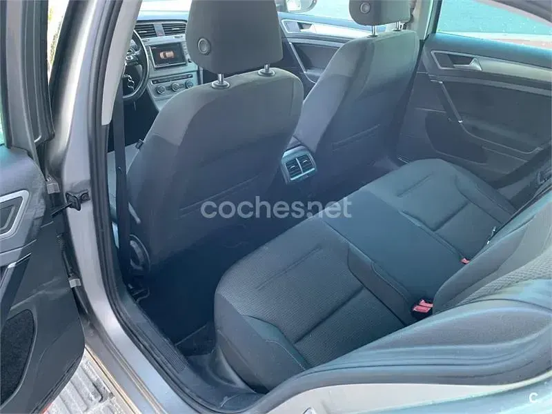 Usado VW Golf VII Business 110 CV (80 kW) 2015 Gris / plata Berlina