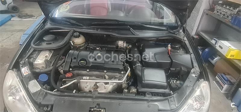 Usado Peugeot 206 110 CV (80 kW) 2003 Negro Descapotable