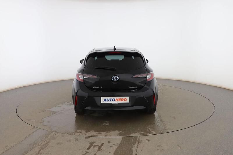 Usado Toyota Corolla Active 122 CV (89 kW) 2020 Negro Berlina