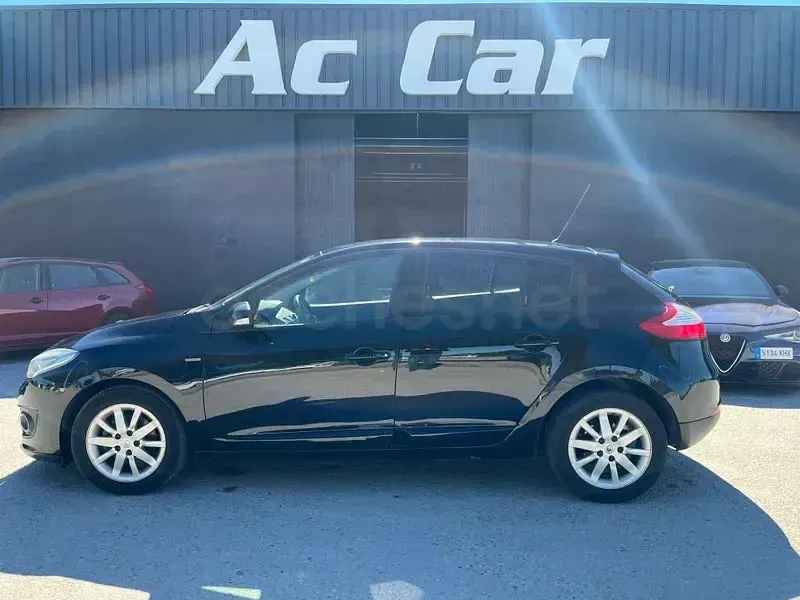 Usado Renault Mégane LIMITED 95 CV (69 kW) 2014 Negro Berlina