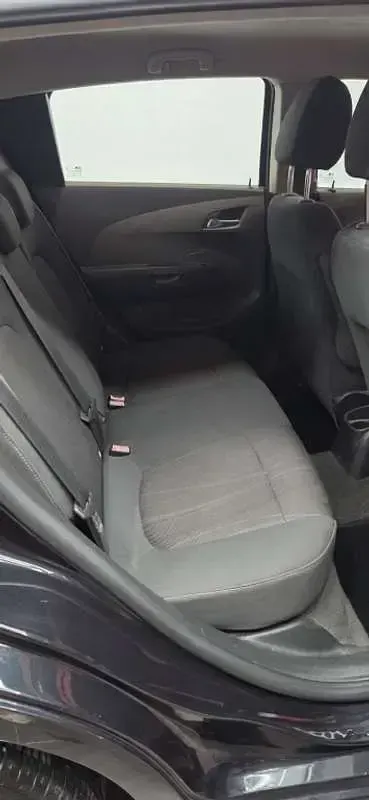 Usado Chevrolet Aveo LTZ 95 CV (69 kW) 2011 Negro Utilitario