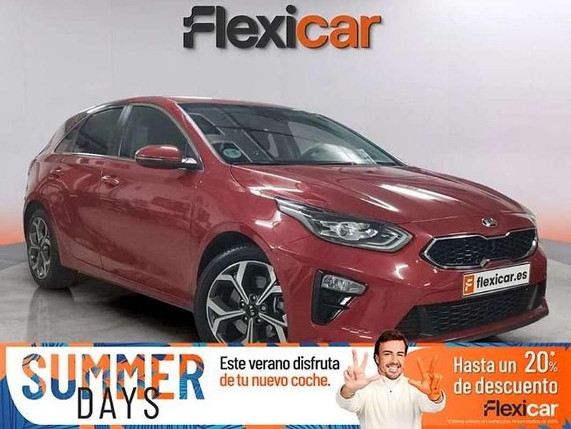 Rojo Usado 2021 Kia Ceed 2 Berlina | 16.590 € (Un poco caro) - Imagen 1/4