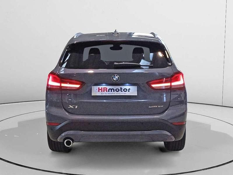 Usado BMW X1 Advantage 137 CV (100 kW) 2022 Gris SUV