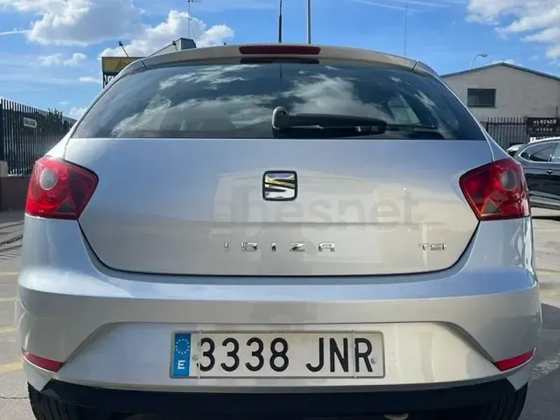 Begagnad Seat Ibiza Reference 90 HK (66 kW) 2016 Grå Sedan