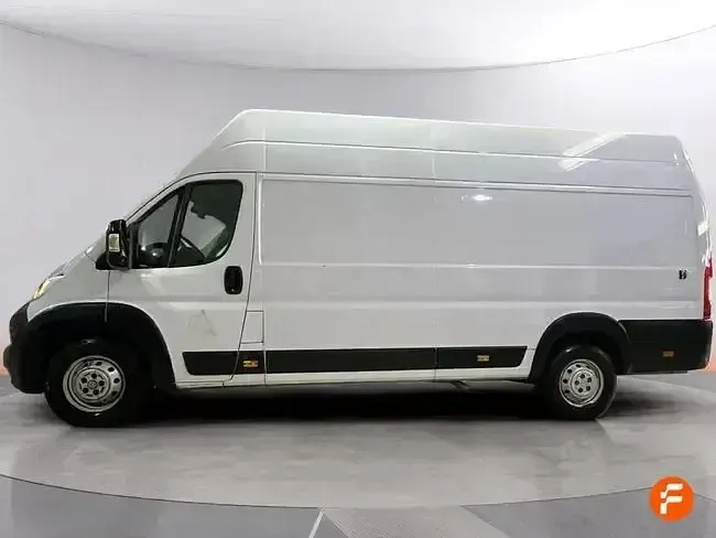 Usado Citroën Jumper 140 CV (102 kW) 2021 Blanco Monovolumen