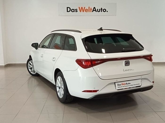 Blanco Usado 2021 Seat Leon ST Style Familiar | 17.990 € (Precio justo) - Imagen 1/4