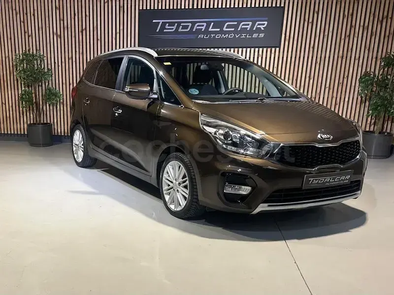 Usado Kia Carens 115 CV (84 kW) 2017 Marrón Monovolumen