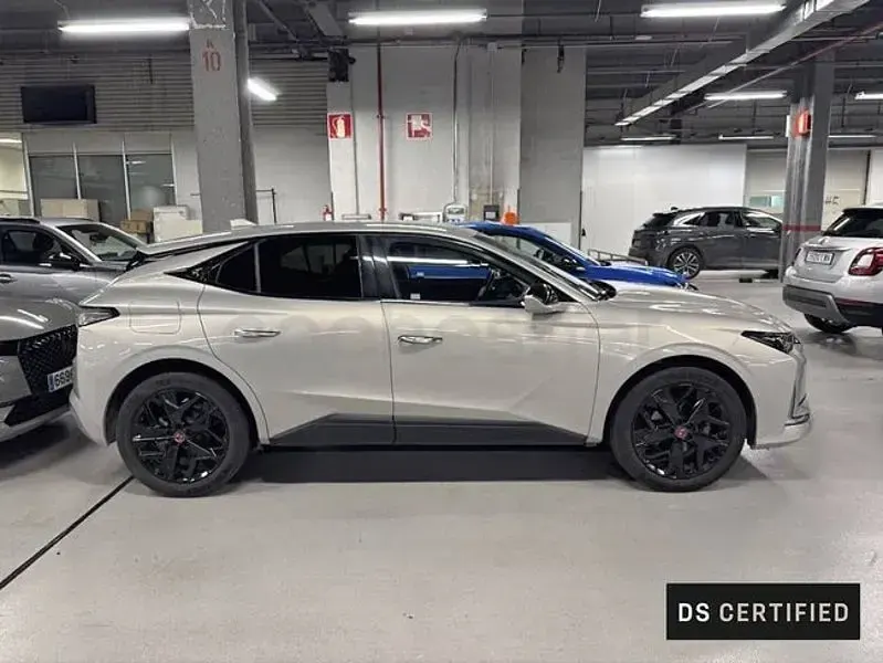 Usado DS Automobiles DS4 Performance 130 CV (95 kW) 2024 Gris / plata SUV