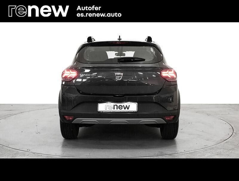 Usado Dacia Sandero Comfort 91 CV (66 kW) 2021 Gris Berlina