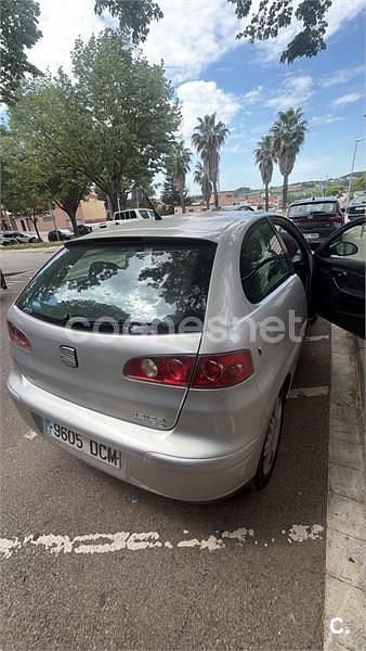 Usado Seat Ibiza Reference 100 CV (73 kW) 2004 Gris / plata Utilitario