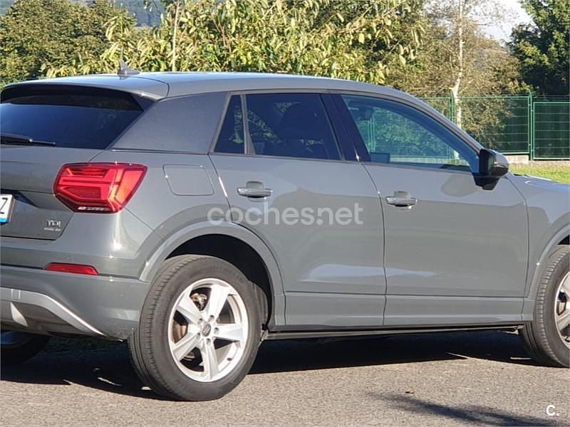 Usado Audi Q2 Design 116 CV (85 kW) 2018 Gris / plata SUV