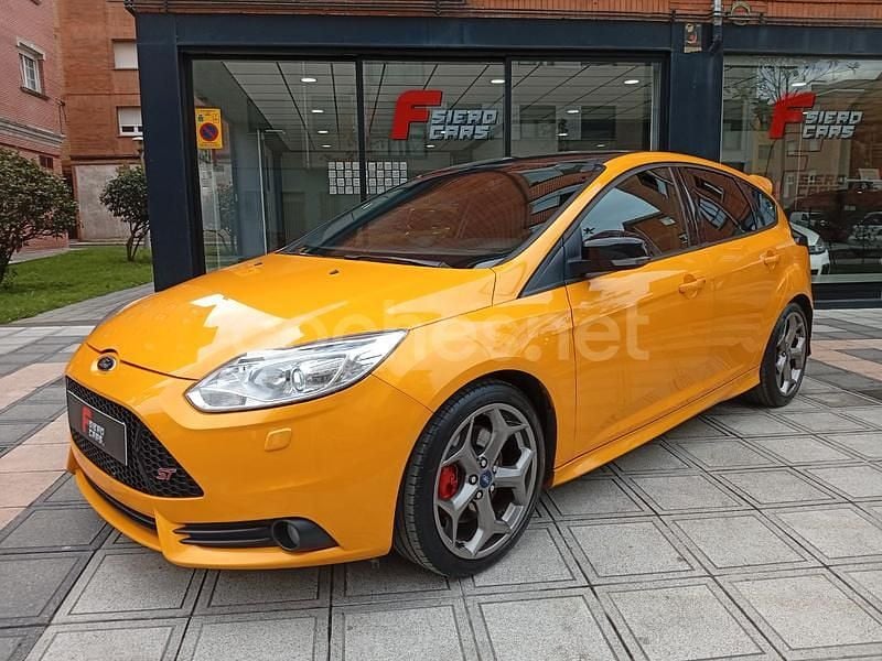 Usado Ford Focus ST 250 CV (183 kW) 2012 Naranja Berlina