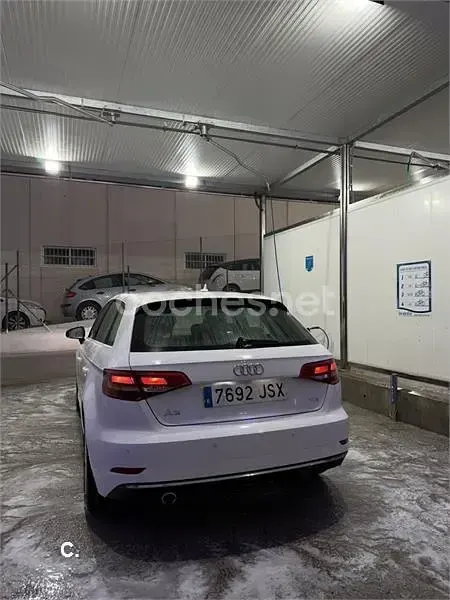 Usado Audi A3 Design 110 CV (80 kW) 2016 Blanco Berlina