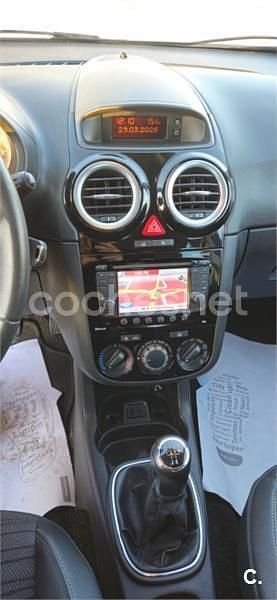 Usado Opel Corsa Selective 75 CV (55 kW) 2014 Gris / plata Utilitario