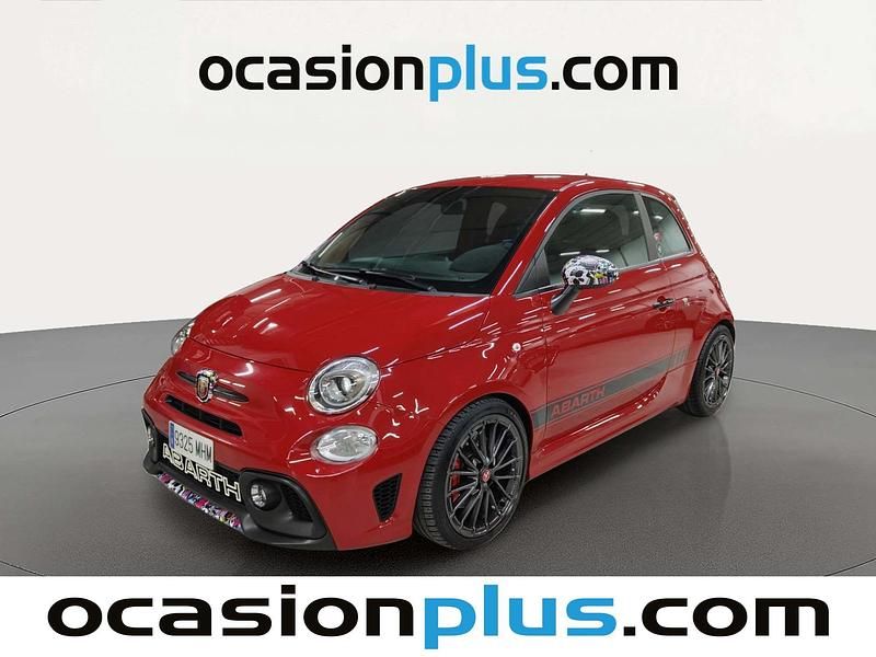 Usado Abarth 695 180 CV (132 kW) 2023 Rojo Utilitario