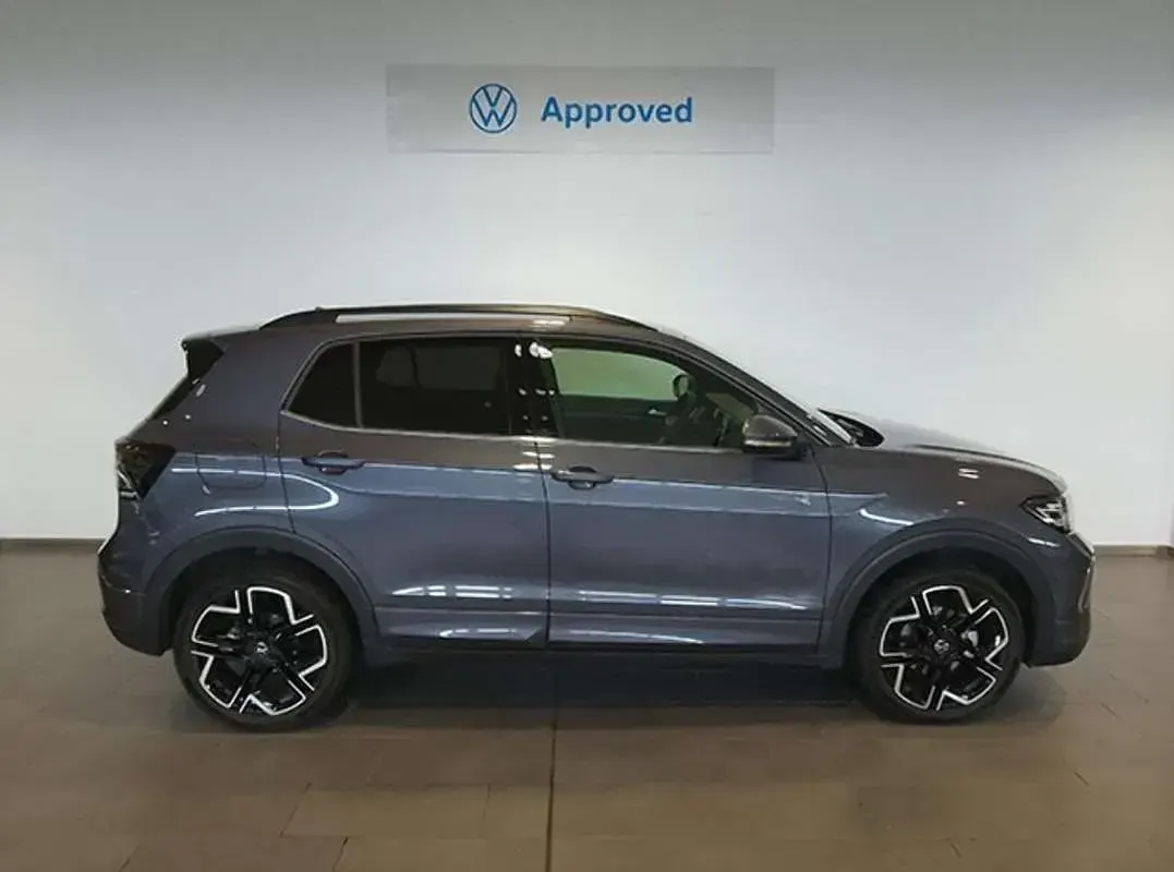 Usado VW T-Cross R-line 116 CV (85 kW) 2025 Gris SUV