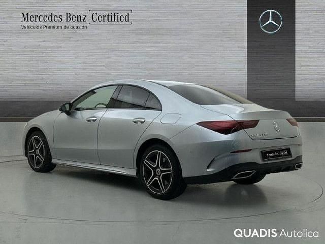 Usado Mercedes CLA250e 218 CV (160 kW) 2025 Plata hightech Berlina