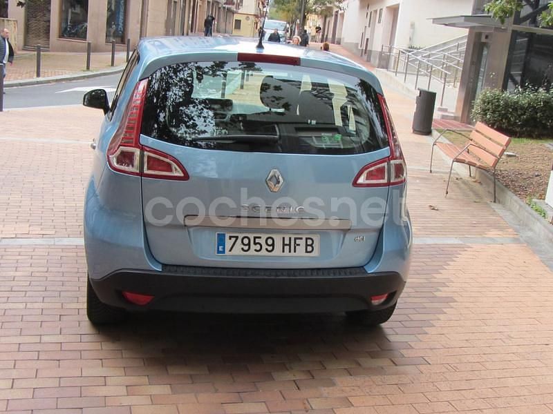 Usado Renault Scénic III Authentique 95 CV (69 kW) 2011 Azul Monovolumen