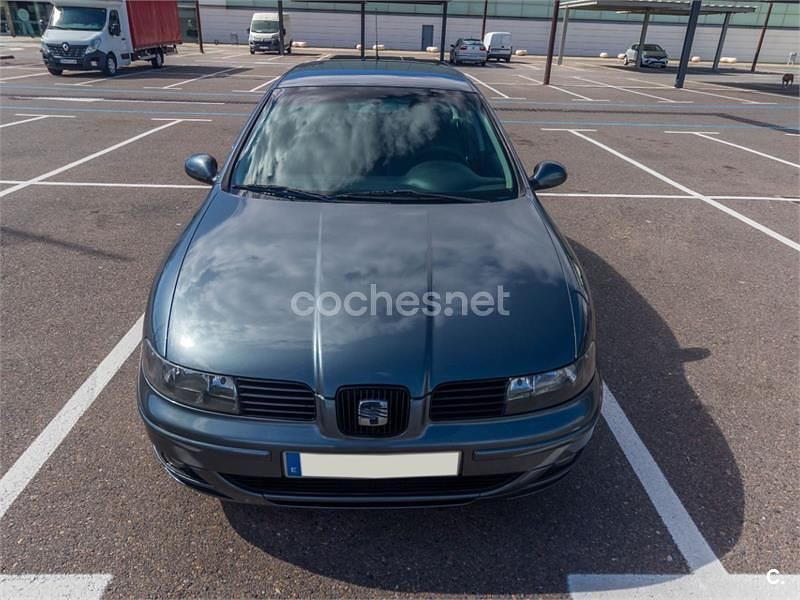 Usado Seat Toledo Stella 105 CV (77 kW) 2003 Azul Berlina