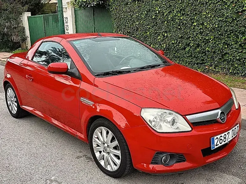 Usado Opel Tigra Enjoy 90 CV (66 kW) 2005 Rojo Descapotable