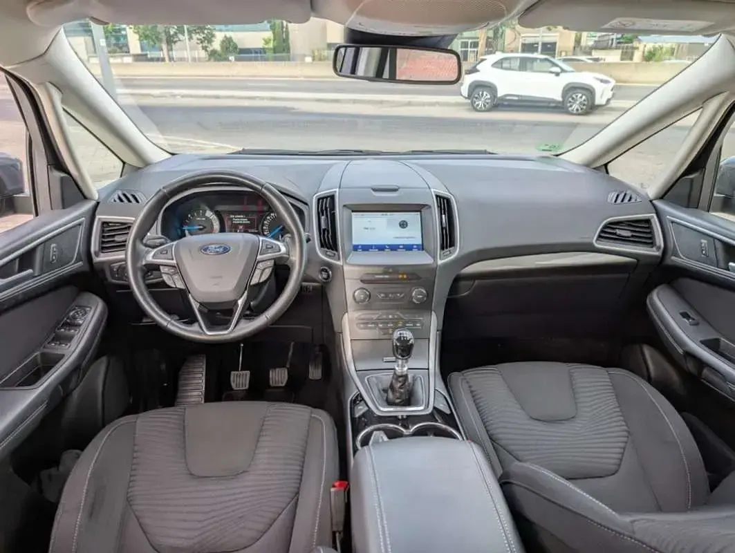 Usado Ford S-MAX Titanium 150 CV (110 kW) 2021 Gris Monovolumen