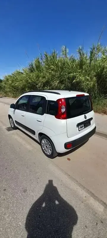 Usado Fiat Panda Lounge 69 CV (50 kW) 2015 Blanco Utilitario