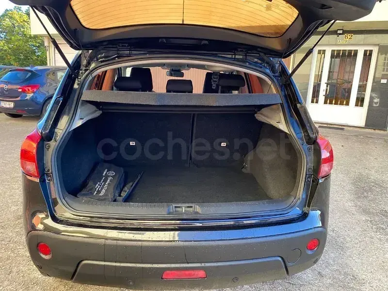 Usado Nissan Qashqai Acenta 150 CV (110 kW) 2008 Negro SUV