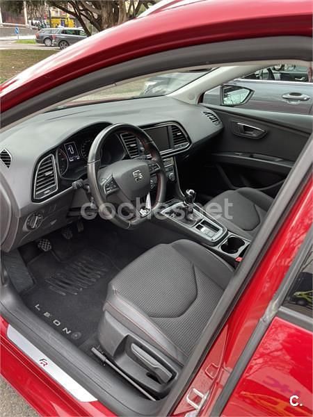 Usado Seat Leon ST FR 150 CV (110 kW) 2018 Granate Familiar