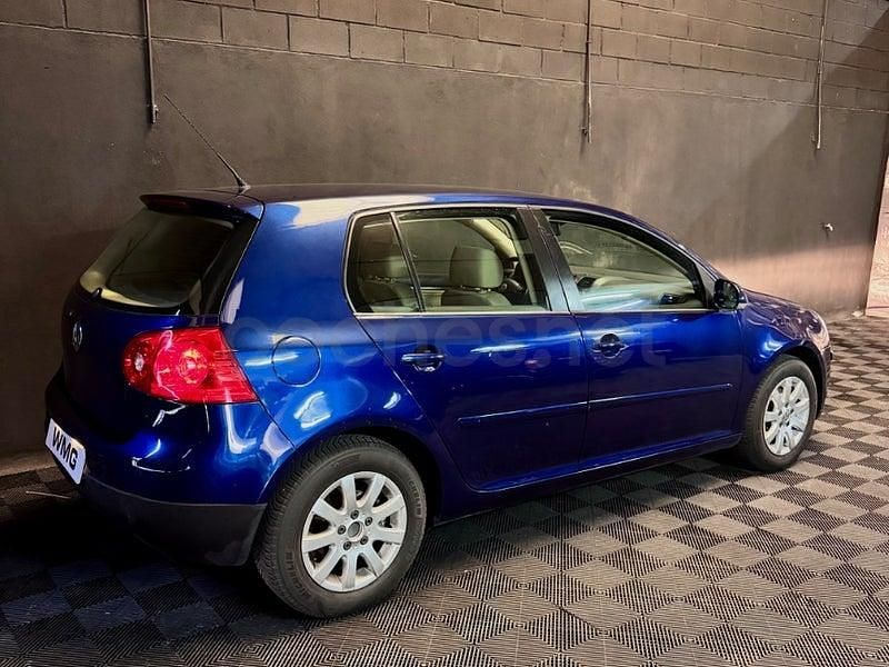 Usado VW Golf IV Highline 102 CV (75 kW) 2006 Azul Berlina