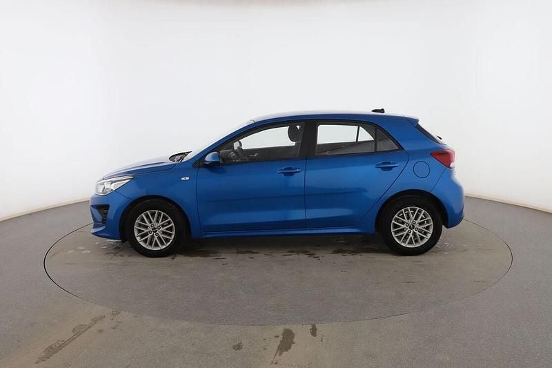 Usado Kia Rio 101 CV (74 kW) 2021 Azul Utilitario