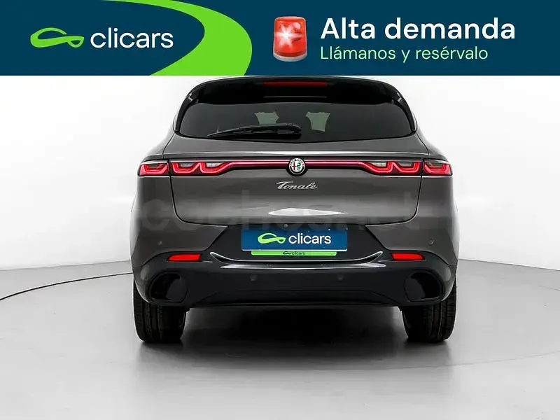 Usado Alfa Romeo Tonale Edizione Speciale 130 CV (95 kW) 2022 Gris / plata SUV