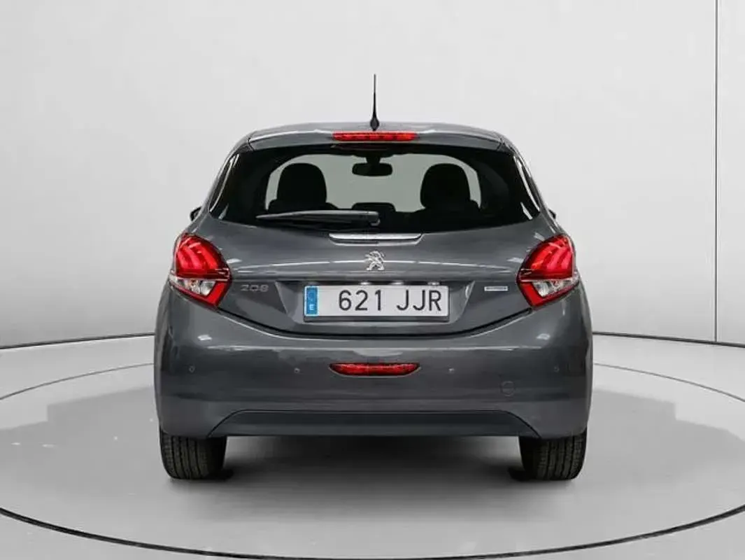 Usado Peugeot 208 Allure 99 CV (72 kW) 2015 Gris Utilitario