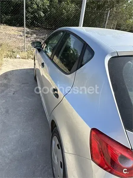 Usado Seat Ibiza Style 85 CV (62 kW) 2011 Gris / plata Berlina