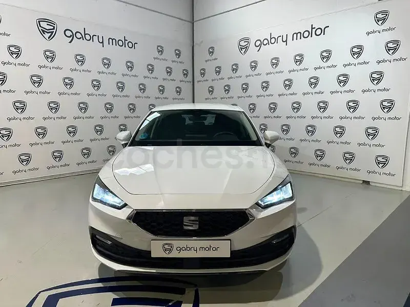 Usado Seat Leon Style 116 CV (85 kW) 2025 Blanco Berlina