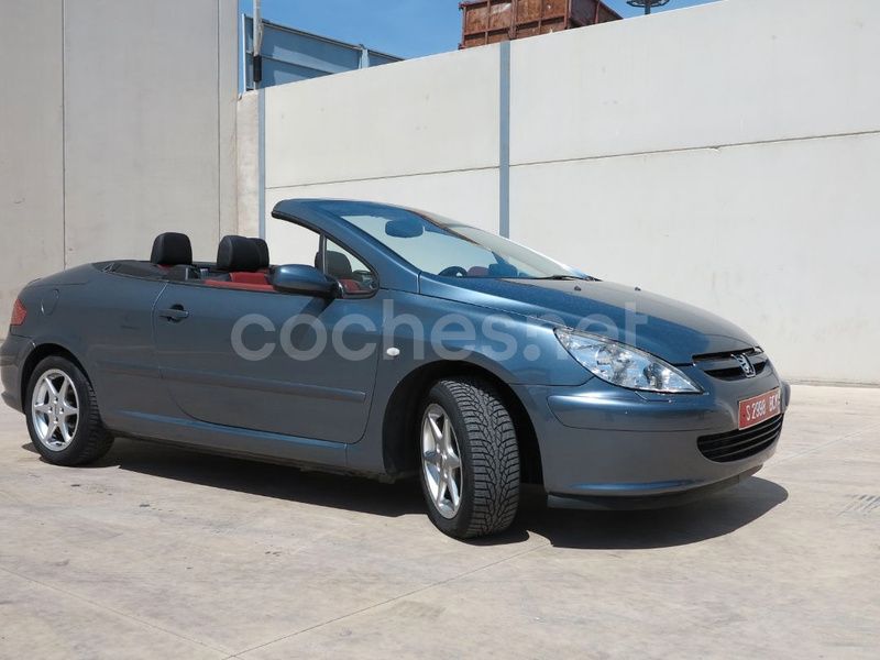 Gris / plata Usado 2004 Peugeot 307 CC Descapotable | 2200 € (Super precio) - Imagen 1/4