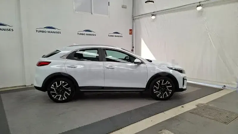 Usado Kia XCeed 100 CV (73 kW) 2025 Blanco SUV