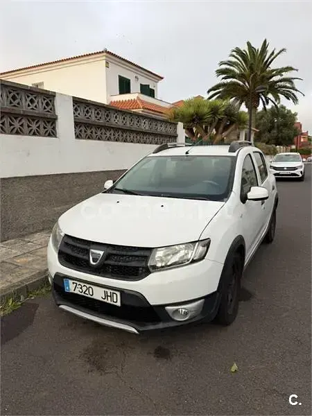 Usado Dacia Sandero Stepway 90 CV (66 kW) 2015 Blanco Berlina
